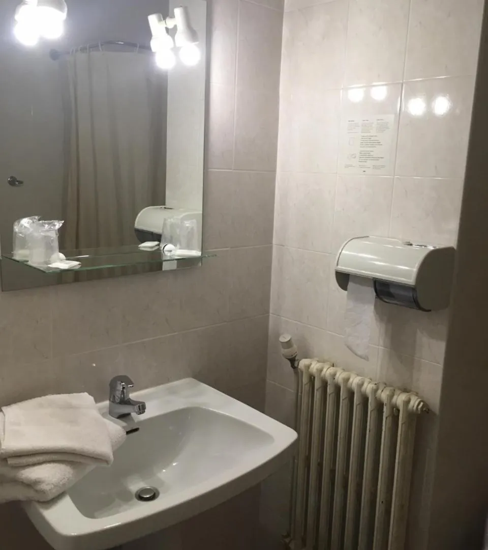 Hotel Aer Vieille-Toulouse 2*,